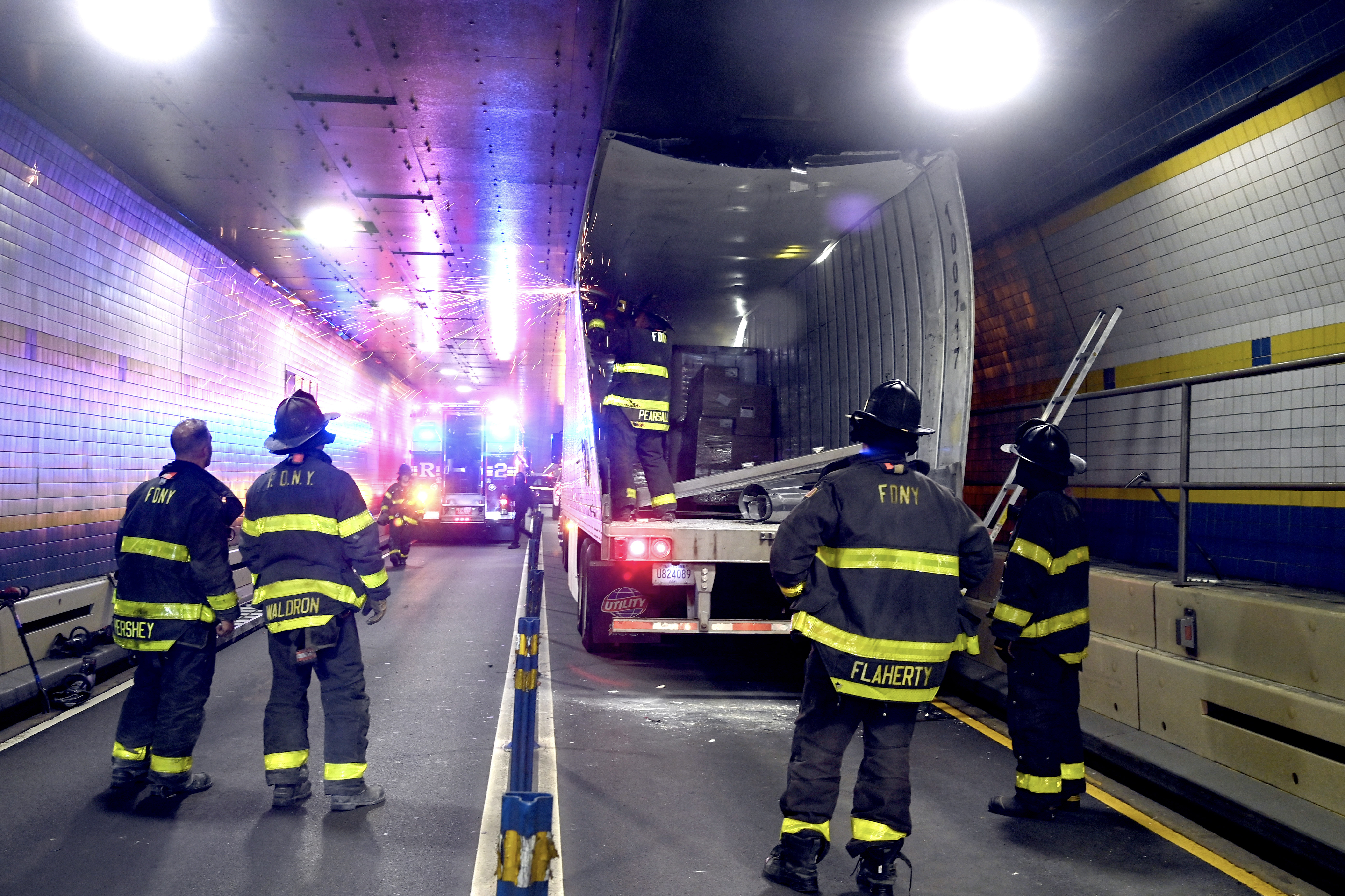 18 Wheeler Lodged in Brooklyn-bound Hugh L. Carey Tunnel 