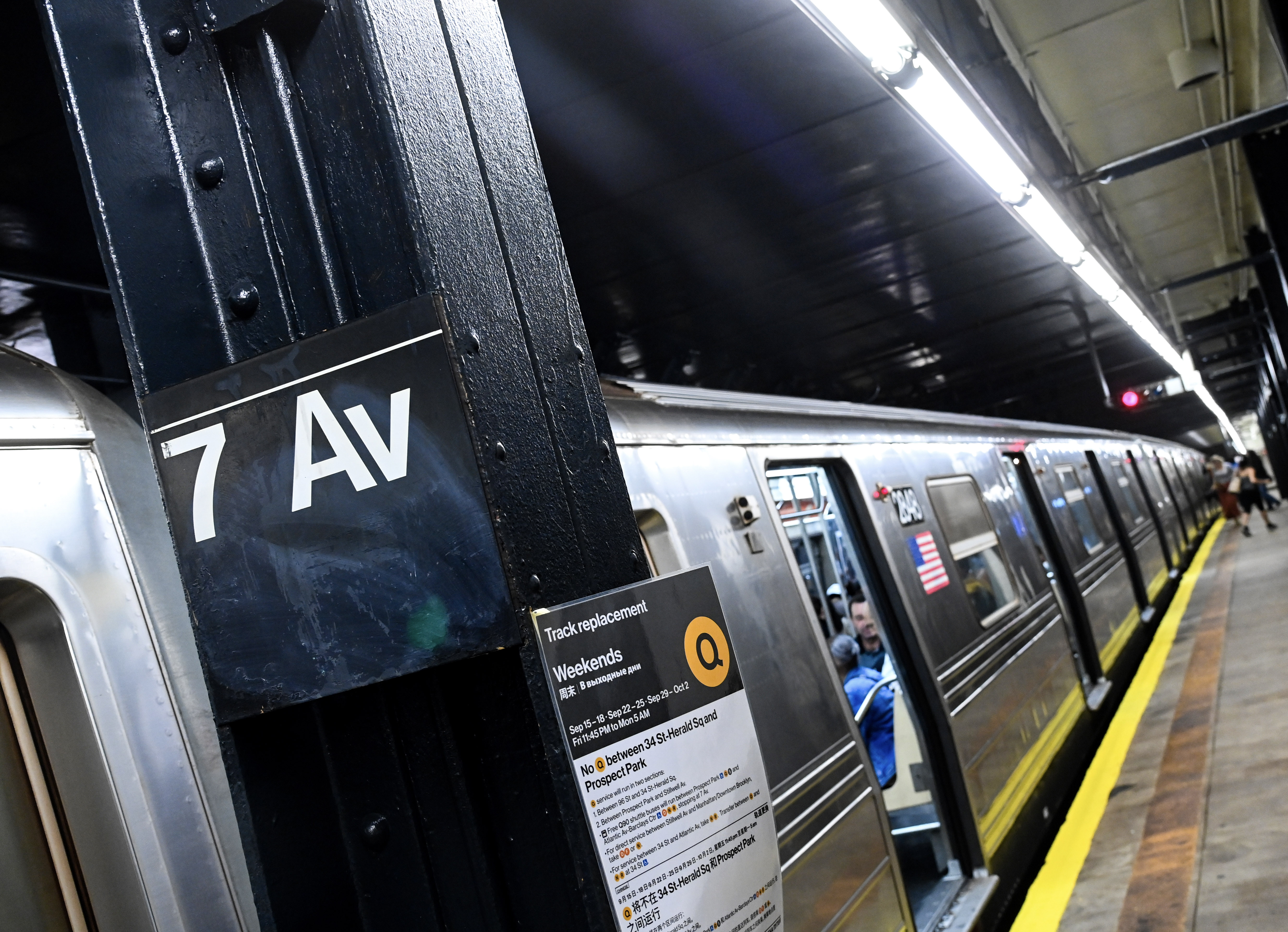 MTA Completes Re-New-Vation Project at 7 Av B Q Station